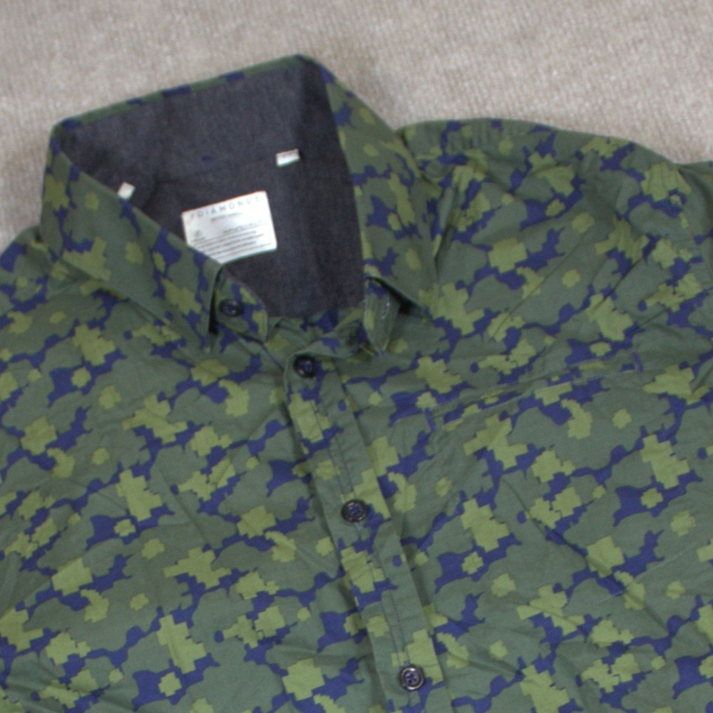 7 Diamonds Men Short Sleeve Button Down Shirt Green Geometric Pixel Print Size M